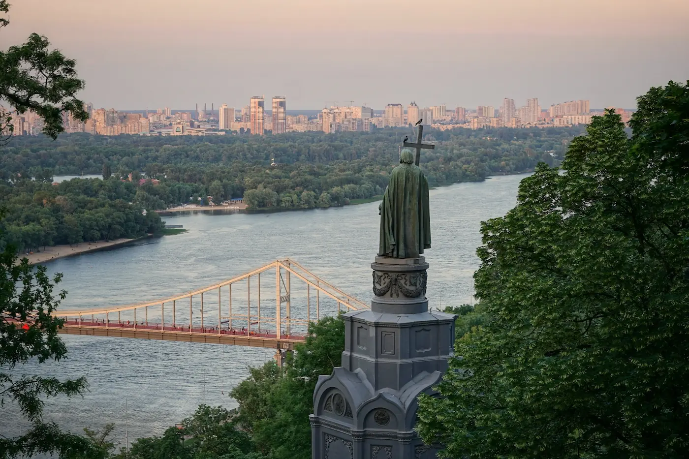 AVELLUM acted as the Ukrainian legal counsel to the Ministry of Finance of Ukraine in connection with a USD500 million tap issue of Ukraine’s 6.876% notes due 2029, which were issued earlier this year. The total outstanding principal amount of the notes after the increase is USD1.75 billion. It took less than a week for all the parties involved to progress the deal from kick-off to launch. “Overall, it was a quick and efficient transaction that allowed the Ministry to benefit from the favourable market conditions”, – commented Glib Bondar, senior partner of AVELLUM. AVELLUM team was led by senior partner Glib Bondar with significant support from associates Oleg Krainskyi, Mariana Veremchuk and Yaroslav Pavliuk.